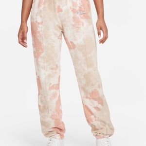 NWT NIKE Loose fit tie dye sweatpants